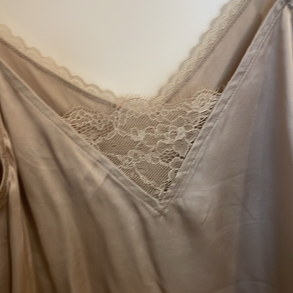 Champagne silk camisole - Picture 2 of 5